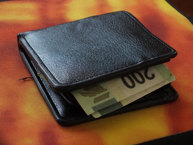 春日俊彰の年収はいくら?推定収入を公開!